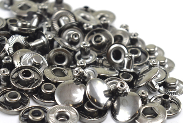 Розн.уп. Кнопка 15мм Альфа сталь цв. черный никель (уп. 50 шт)