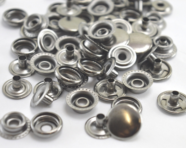 Розн.уп. Кнопка 15мм №61 НЕРЖ. цв. ЧЕРНЫЙ никель (уп. 50 шт)