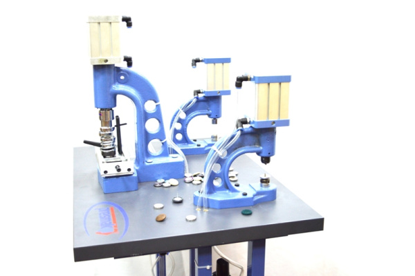 Оборудование для обтяжки пуговиц на прокол PRESMAK DKP 4131